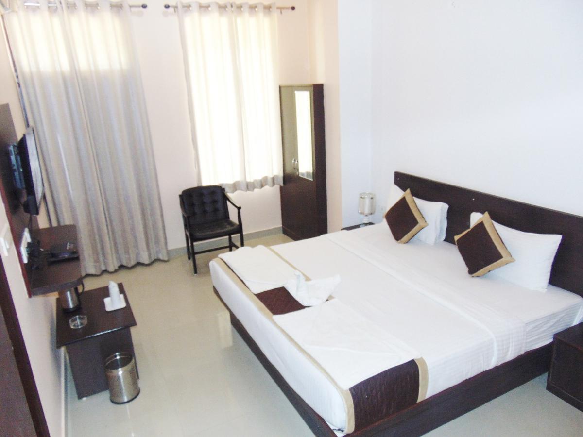 Makrana Raj Hotel Sikar Exteriör bild
