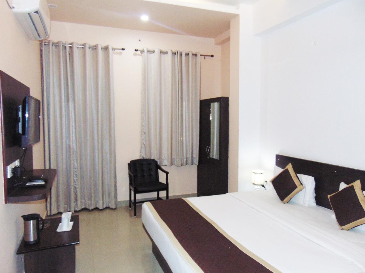 Makrana Raj Hotel Sikar Exteriör bild