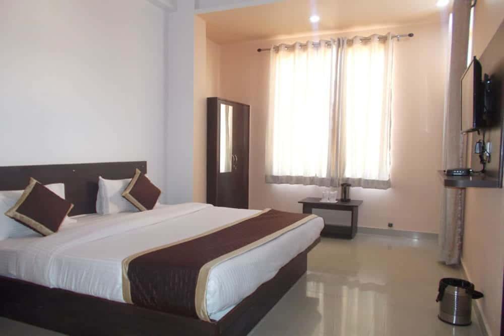 Makrana Raj Hotel Sikar Exteriör bild