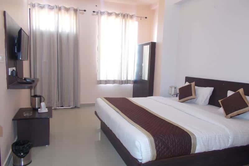 Makrana Raj Hotel Sikar Exteriör bild