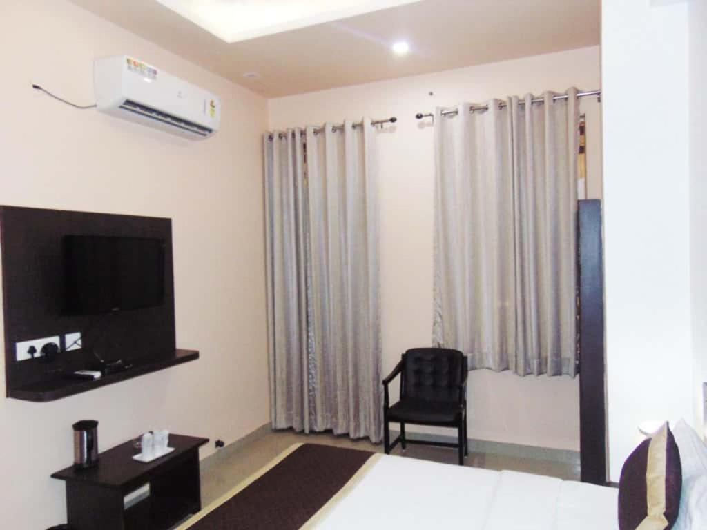 Makrana Raj Hotel Sikar Exteriör bild